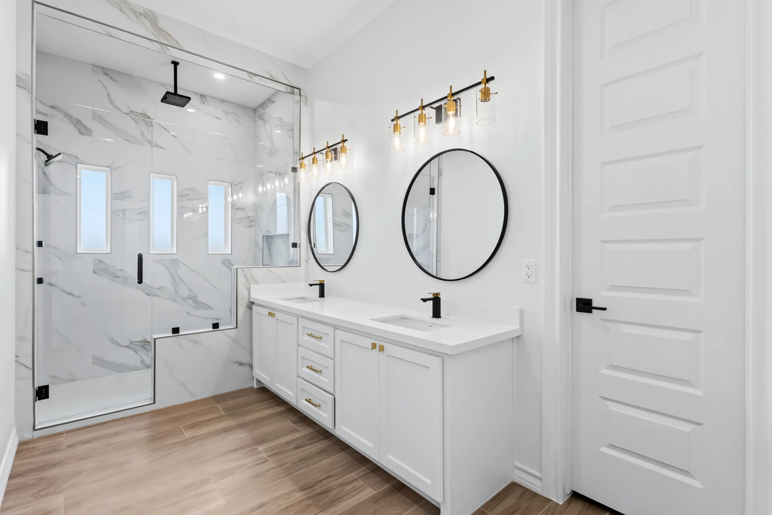 Adepec Homes Master Spa & Porcelain Shower